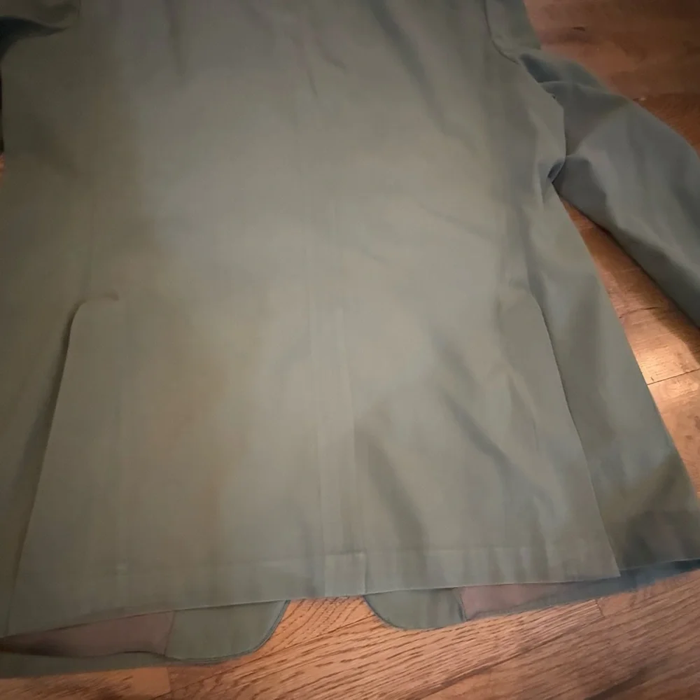 Burberry. Men’s 100% Cotton, 3 Button, Olive Green Blazer. 46